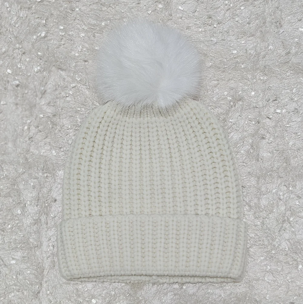 Adrienne Landau Hat Beanie Whisper White Knit Wool Faux Fur Pom Pom Cottagcore